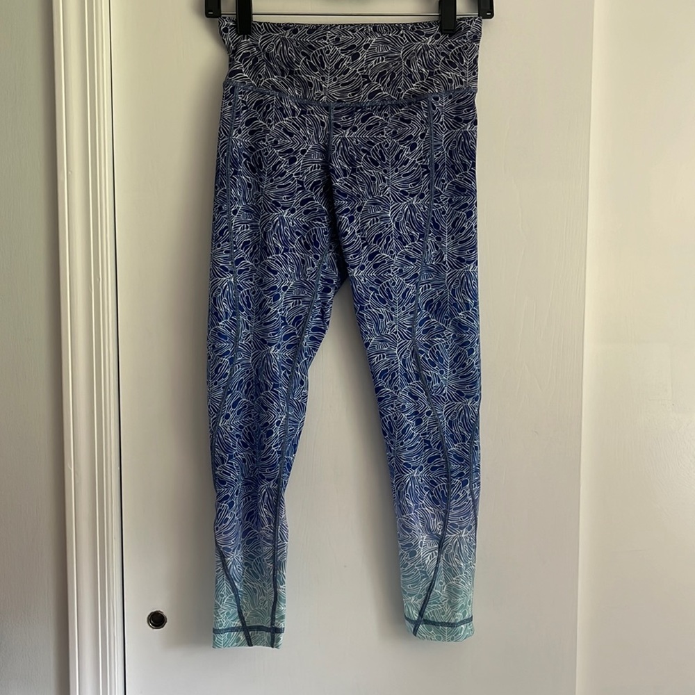 Worn Vineyard Vines Performance Leggings